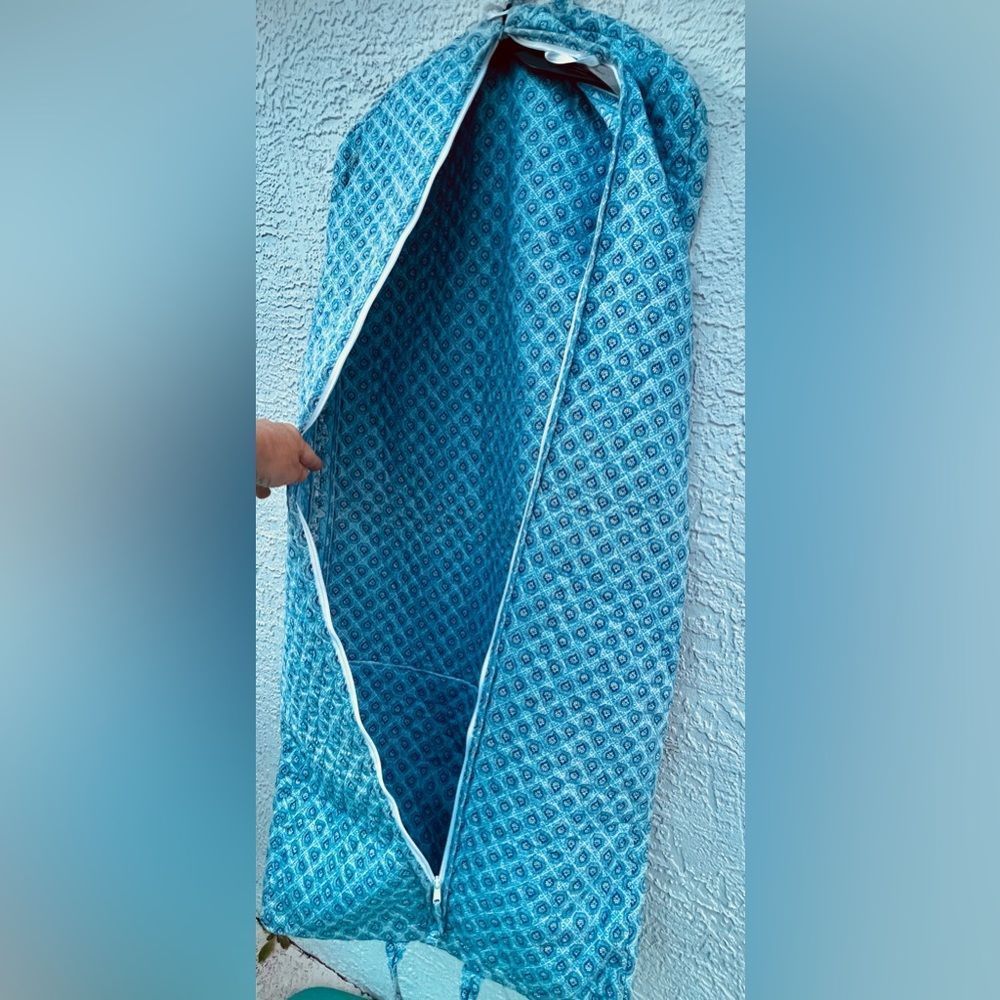 LONGABERGER THE TRAVEL SERIES BLUE FLORAL WEEKENDER GARMENT BAG - Picture 4 of 13